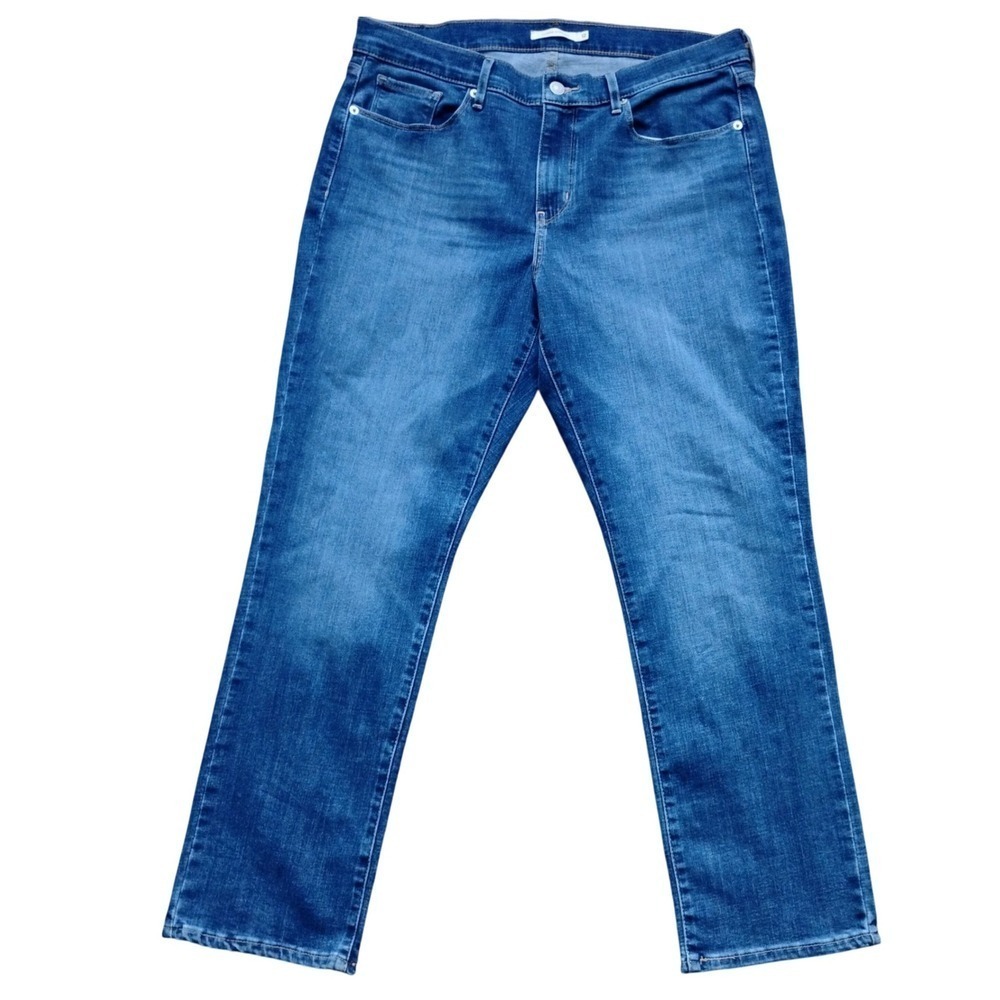 NEW Levi's Womens Classic Straight Leg Jeans Size 12 Medium Wash Denim Casual